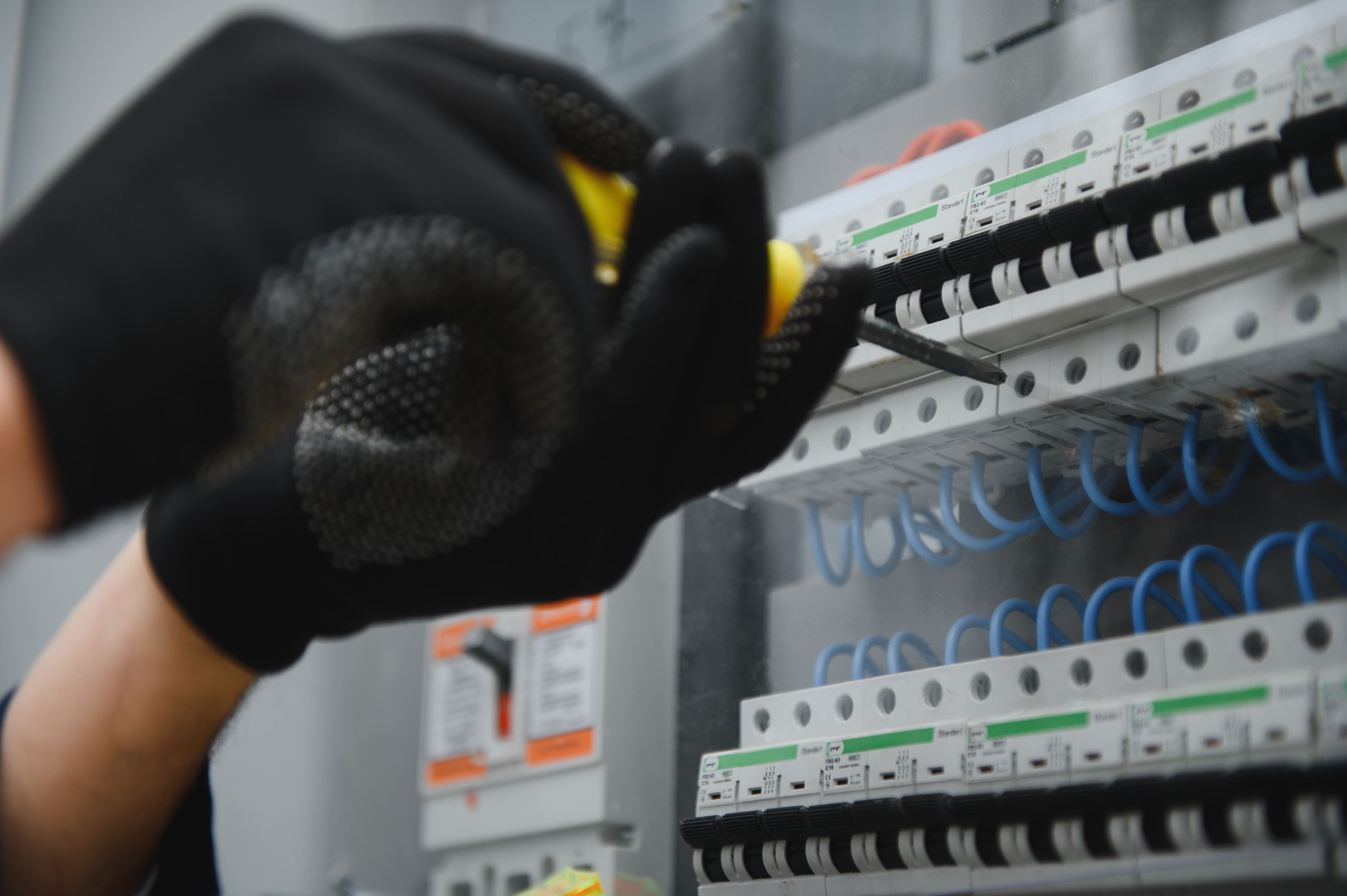 DGUV V3 Prüfung vor Ort an elektrischer Anlage